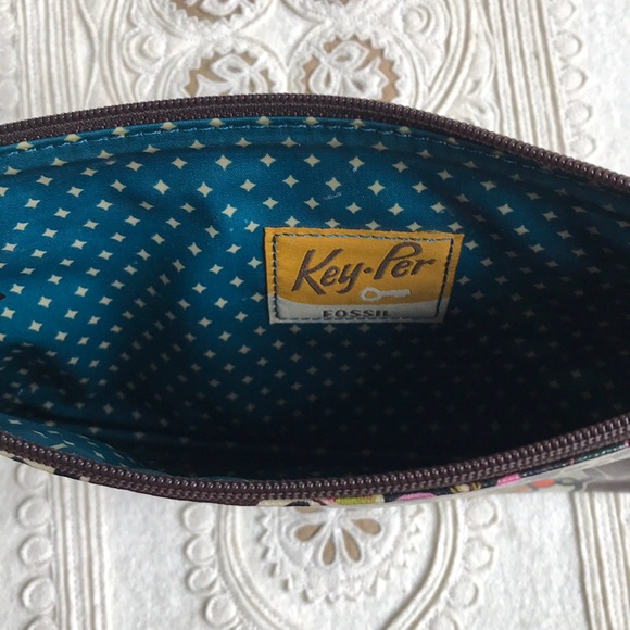 Fossil Key-Per Pouch - Picture 3 of 5